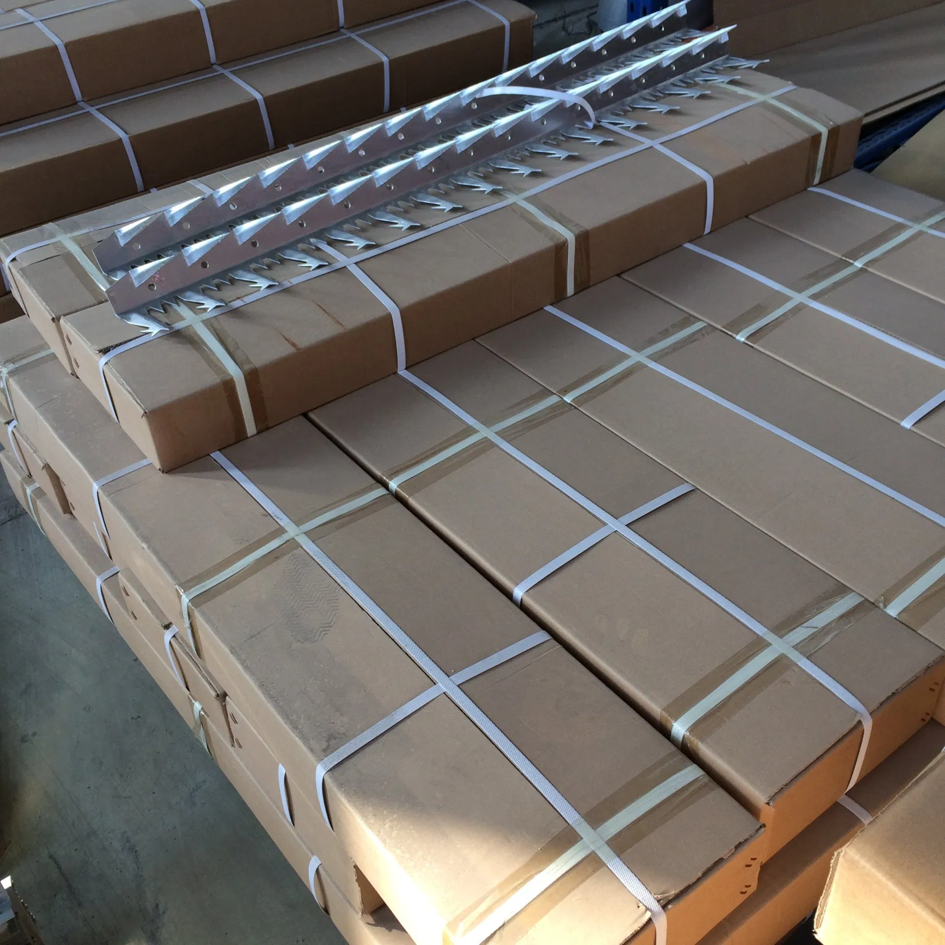 Anti Theft Galvanized Razor Wall Spikes