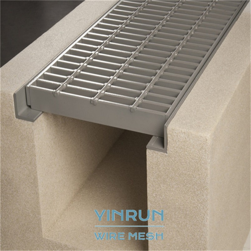 Serrated Steel Grating, Strong and Durable for All Load Bearing Applications