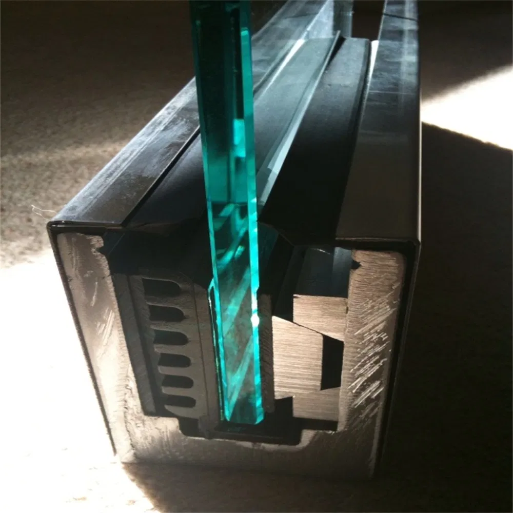 Glass Balcony Balustrade/ Railing with Aluminium U Channel Railing