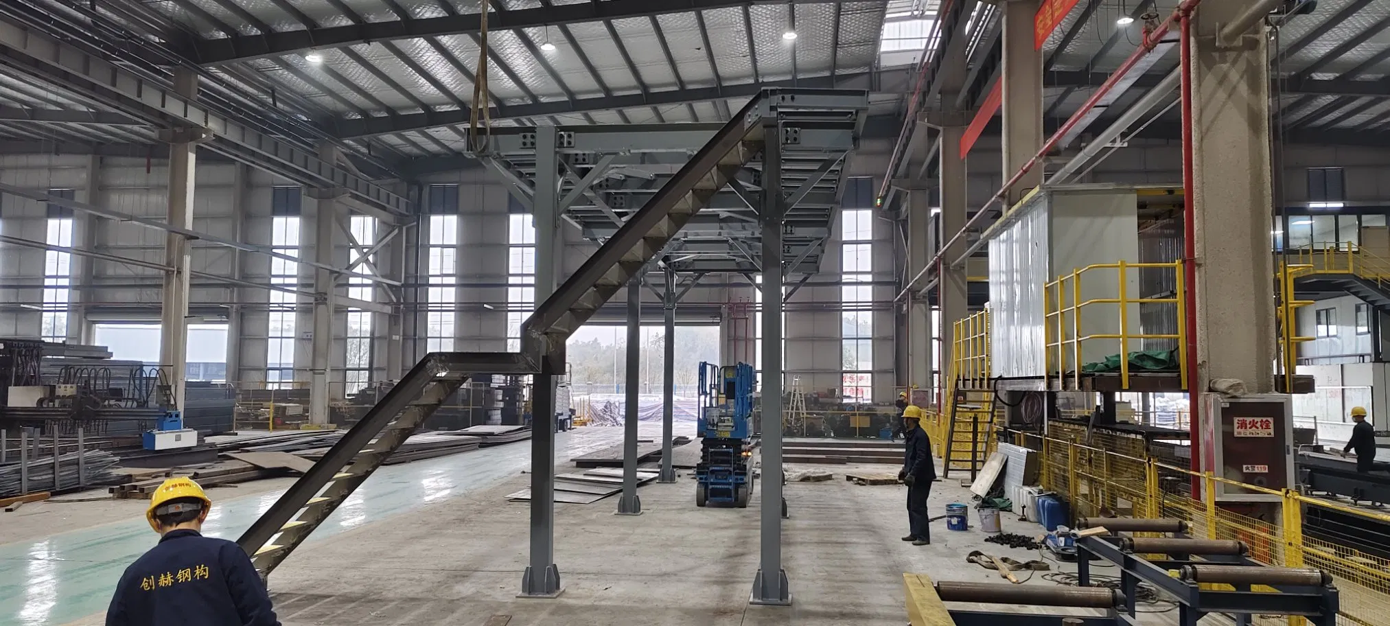 China Supplier Hot-Rolled Section Steel Commercial Steel Staircases for Factory Workshop
