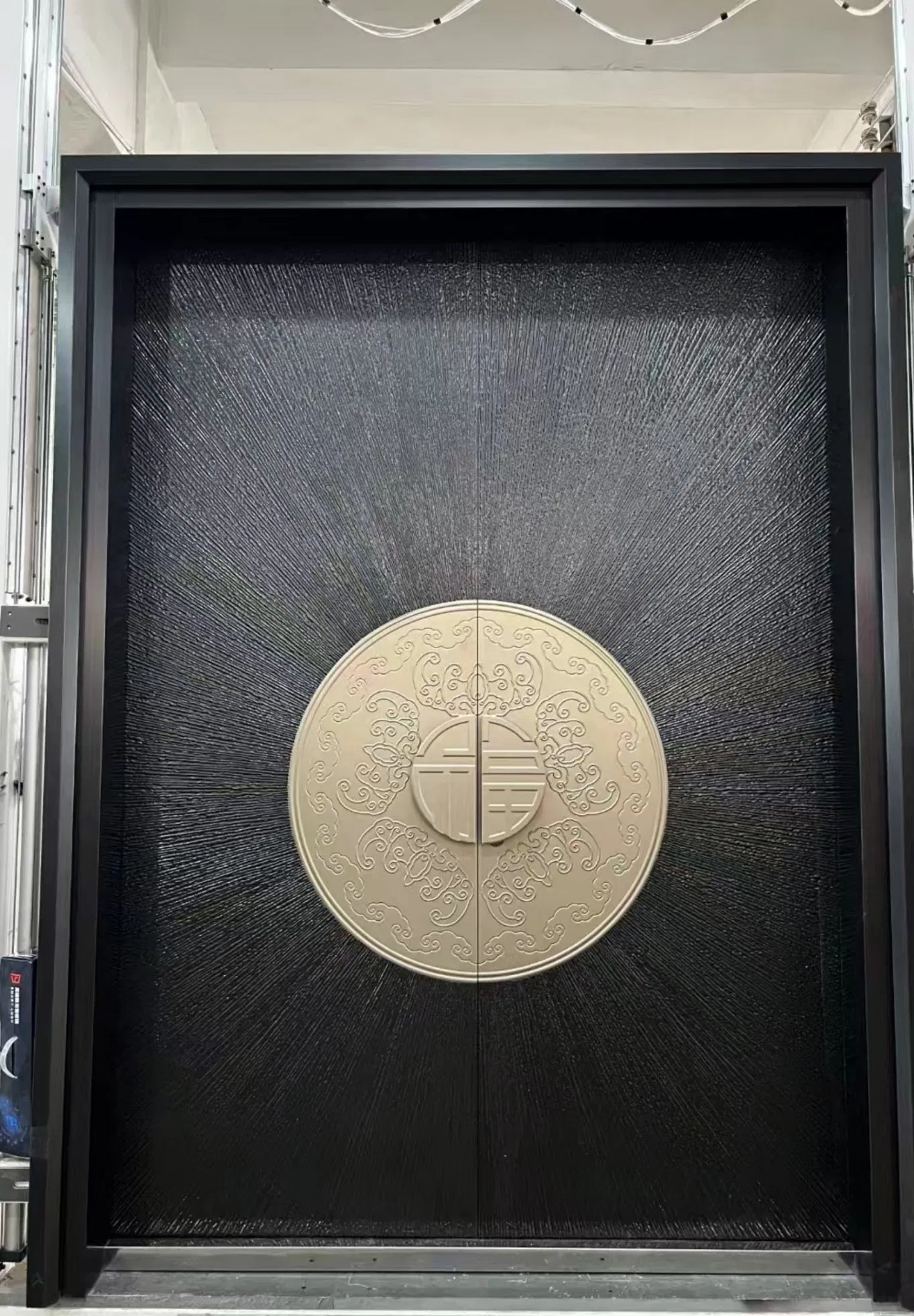 Factory Outlet Carved Aluminum Entrance Door with Galvanized Steel Pipe