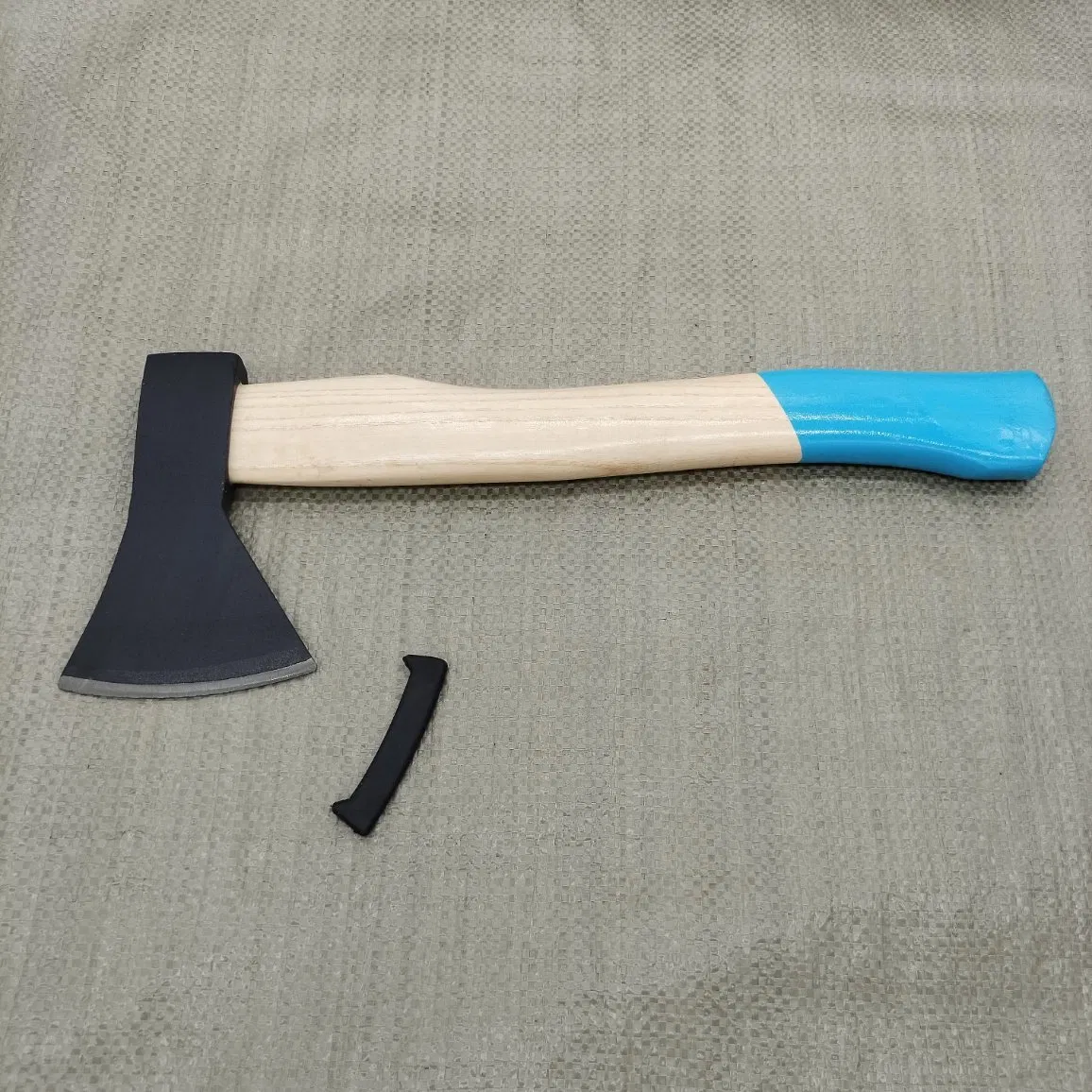 Sharp Cutting Bright Polished 2024 New Design A613 Axe with Smooth Wooden Handle for Carpenter