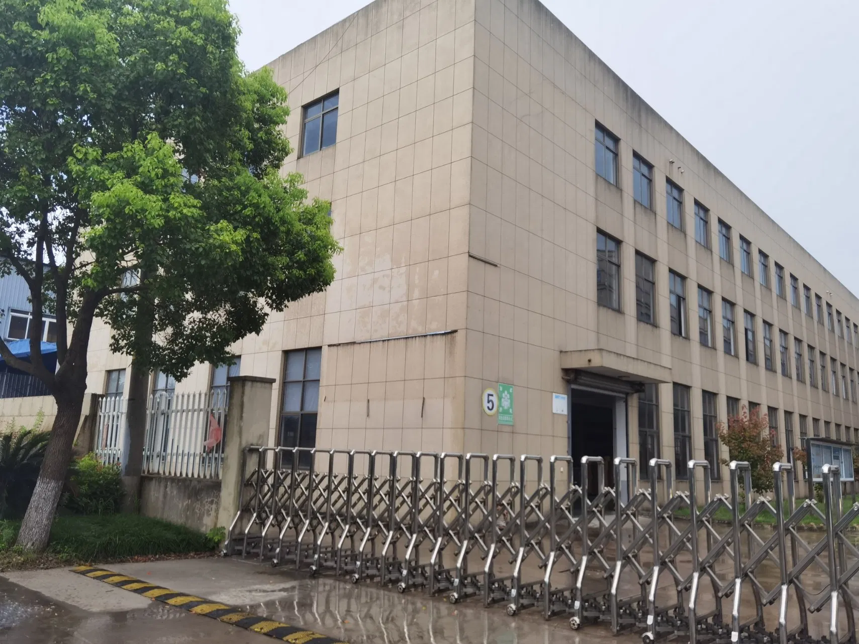 Luxurious Glass High Gloss White Rear Wall Sections Shower Cabin