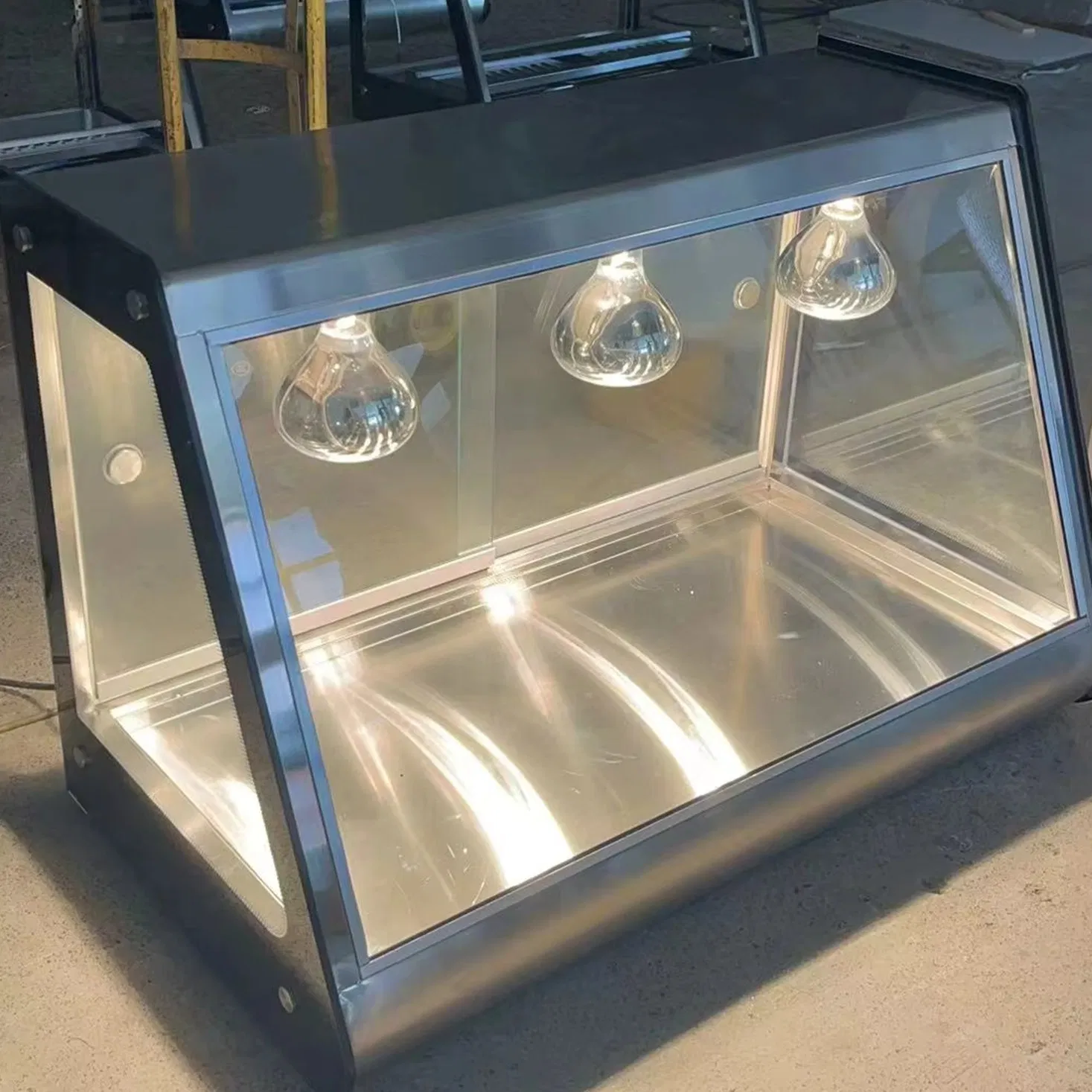 Slim Design Heated Display Case Perfect for Limited Space in Small Cafes and Shops