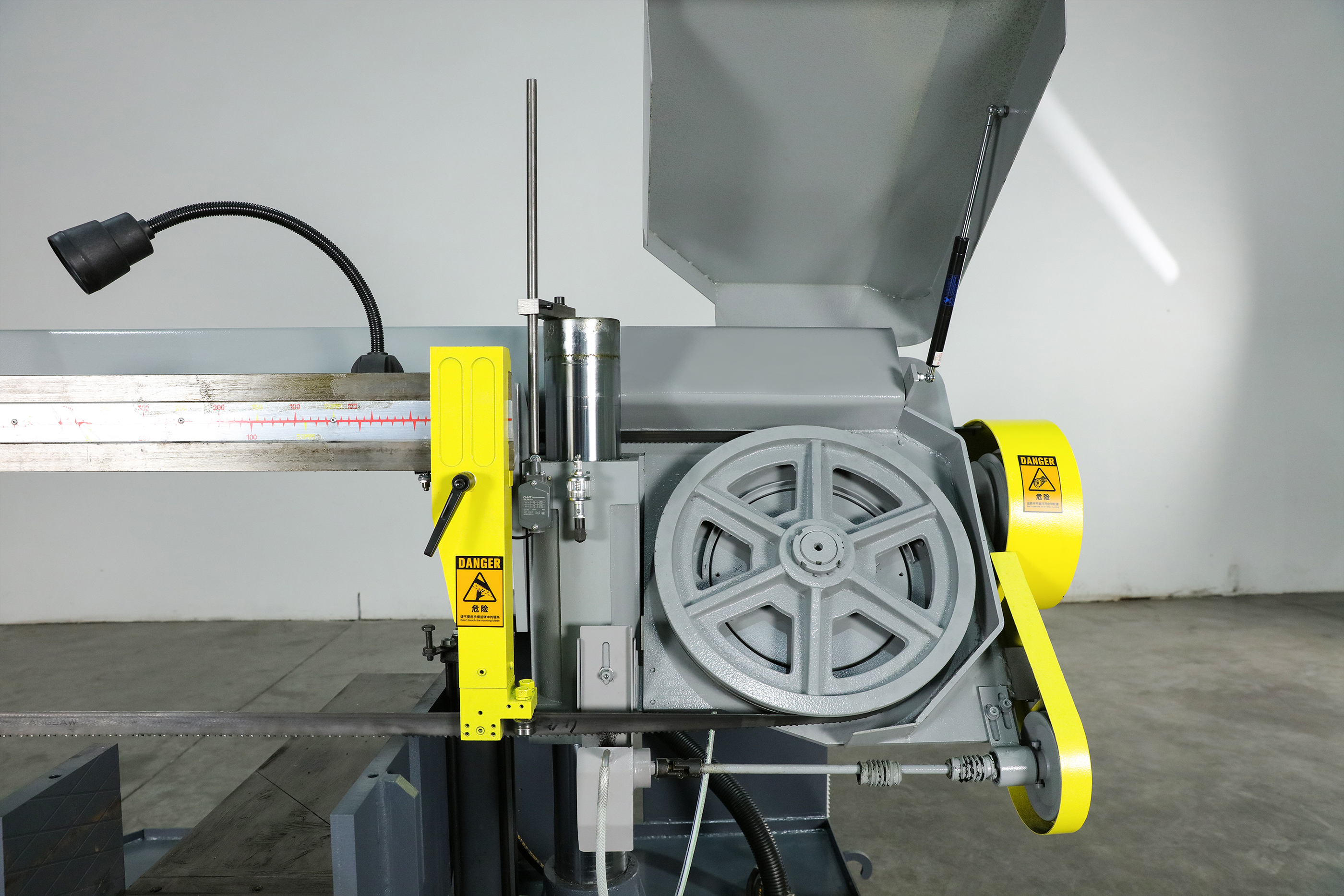 Ленточная пила по металлу автоматическая промышленная