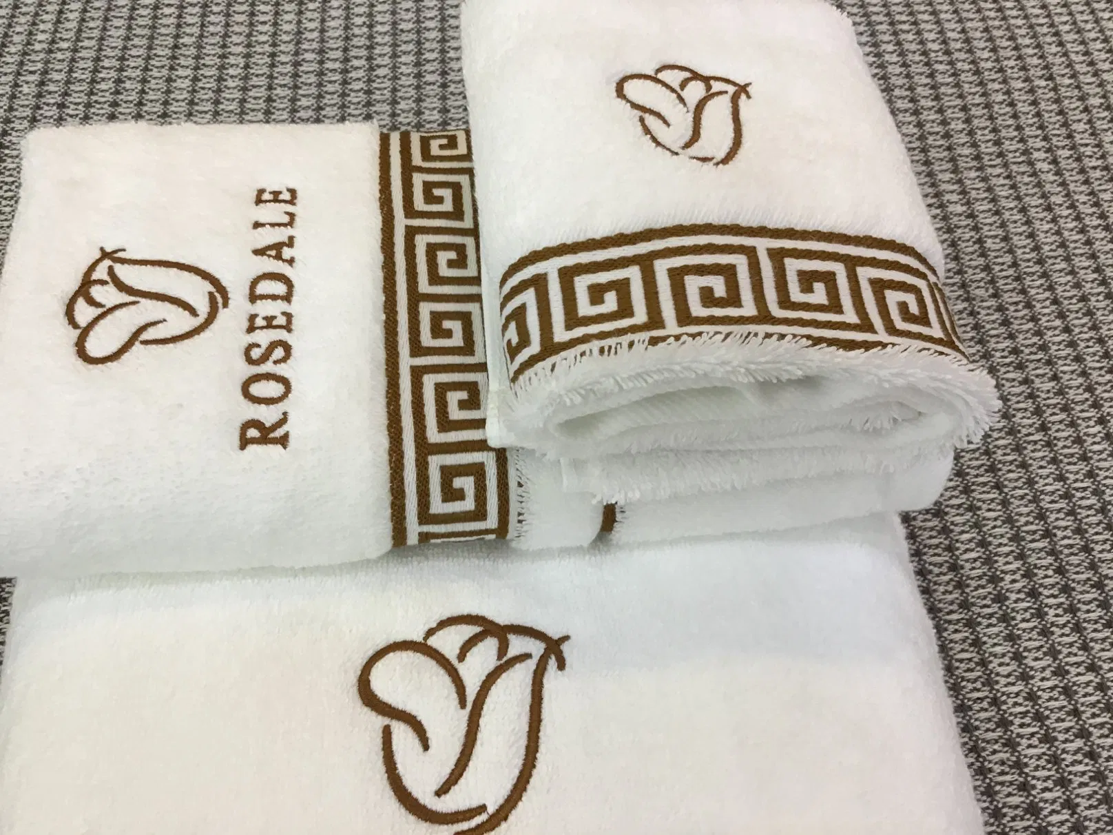 Factory Wholesales Cotton Bath Luxury Banded Eco-Friendly Soft and Strong Water Absorption Hotel Towel
