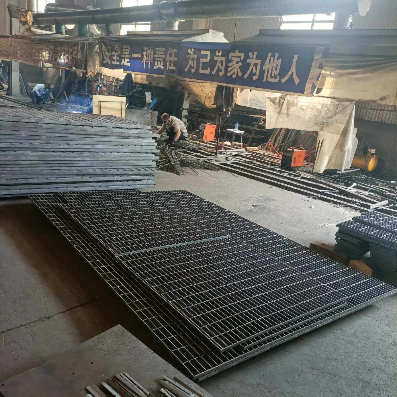 Premium Galvanized Anti-Slip Steel Grating Walkway for Safe Access