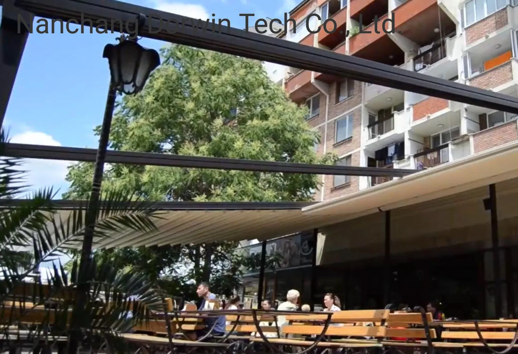 Attached to House Reflective Glass Aluminum Pergola with Retractable Blinds