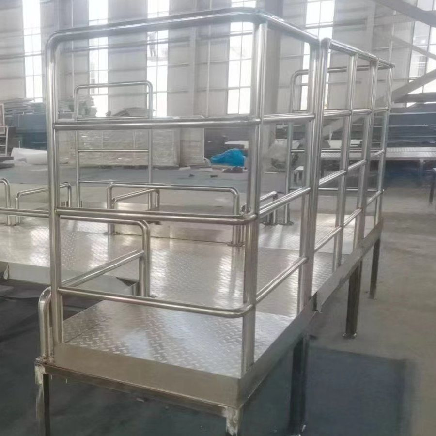 Anode Unpacking Operation Platform