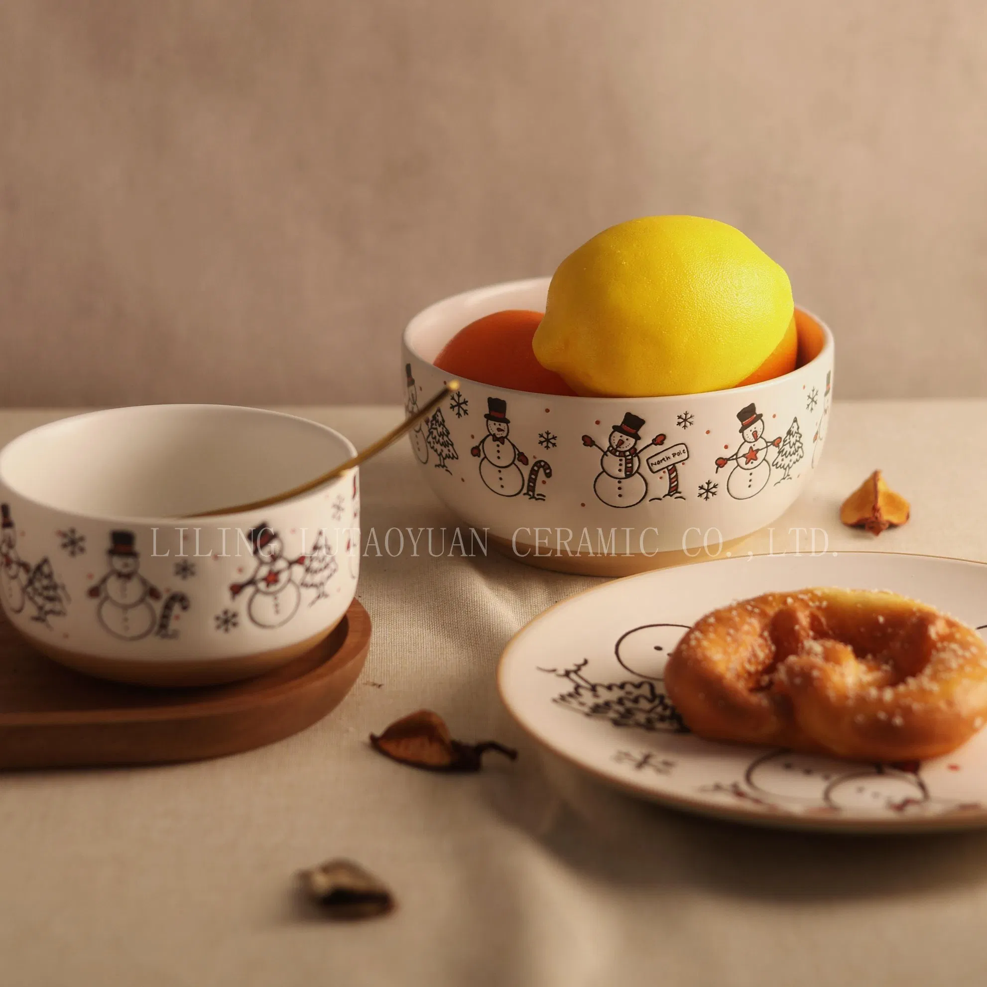 Source Factory Custom Christmas Ceramic Porcelain Tableware, Dinnerware, Christmas Design Promotion Gifts