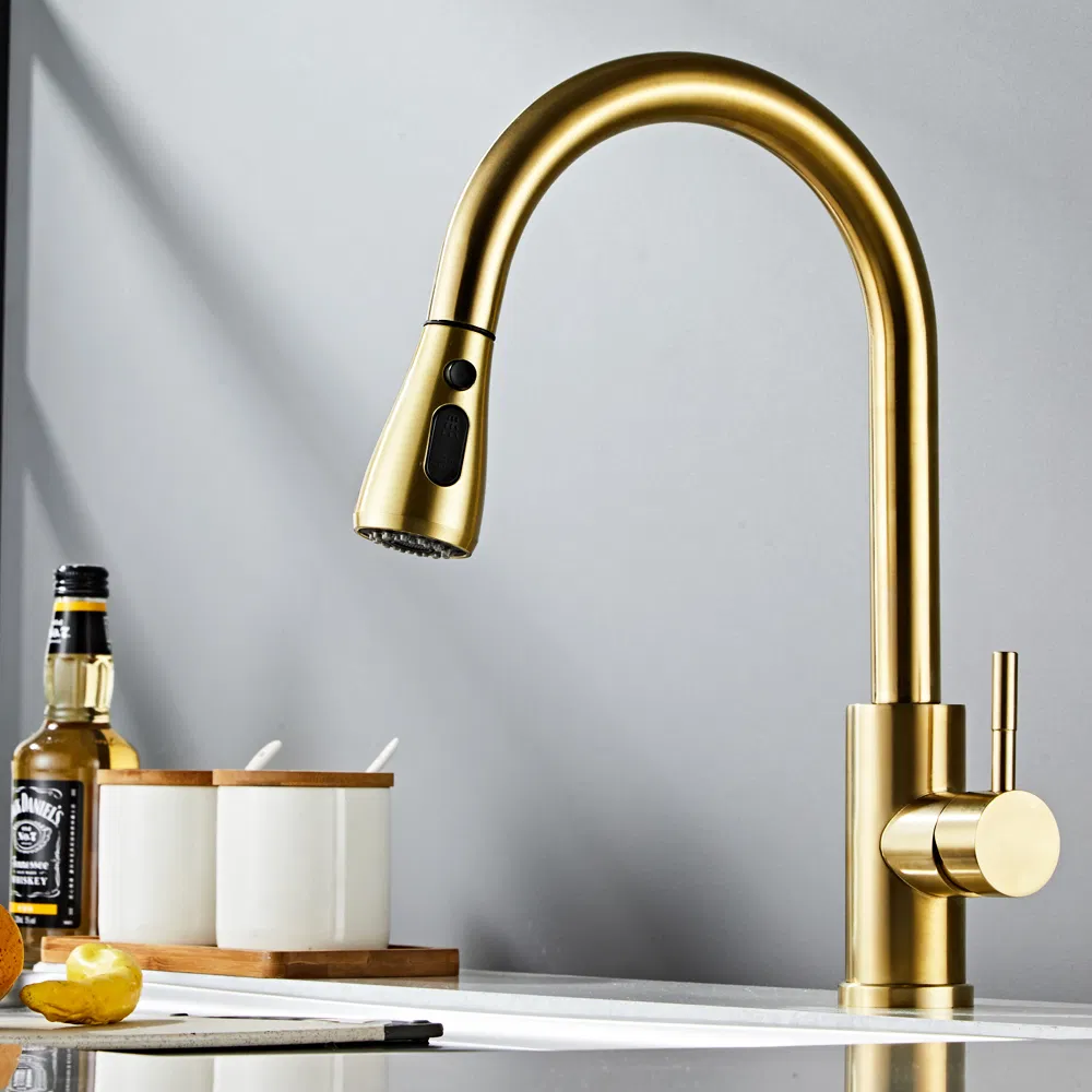 Смеситель для кухни и ванной Gold Sensor с выдвижным изливом