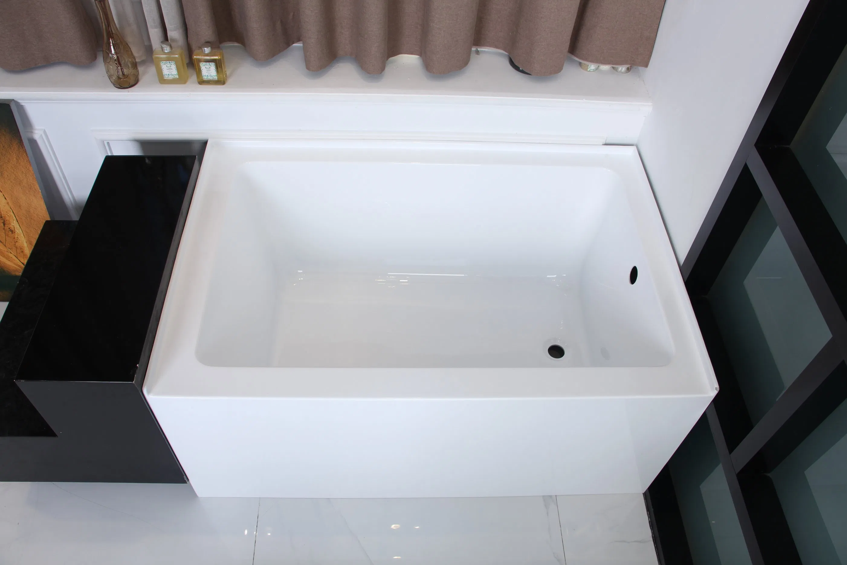 Угловая акриловая ванна Waltmal