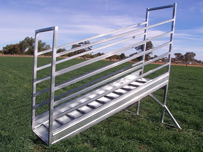 Australia Livestock Cattle Loading Ramp with Sliding Gate