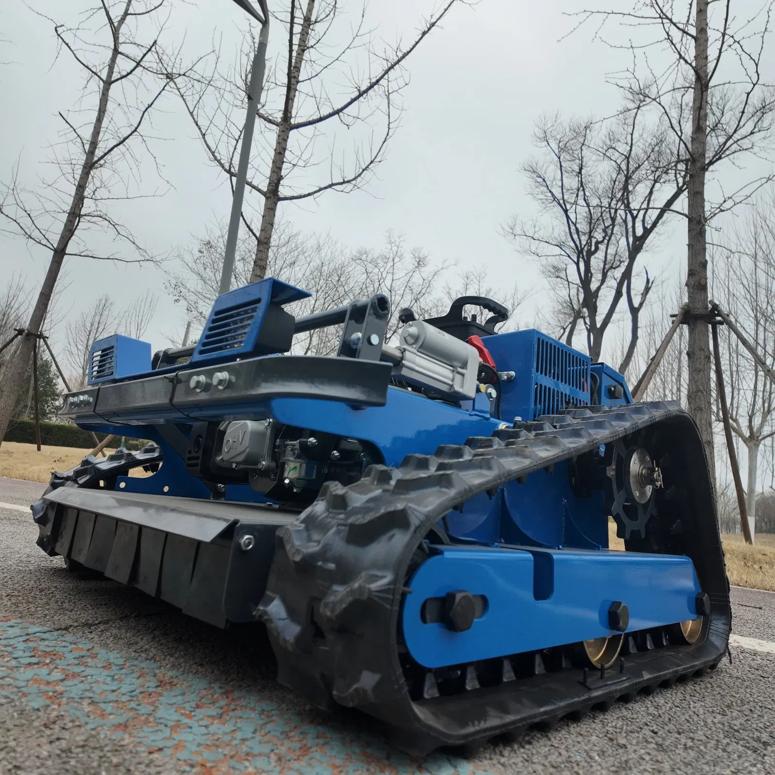 Гусеничная газонокосилка-мульчер 550G с дистанционным управлением