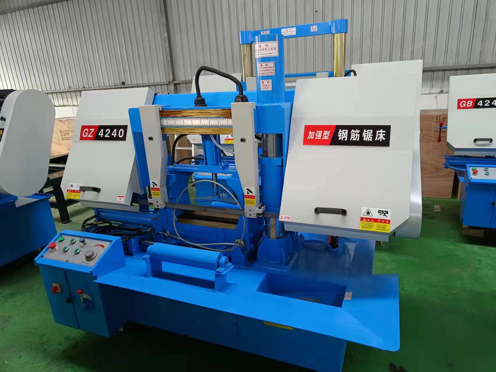 Ленточная пила по металлу вертикальная автоматическая с редуктором