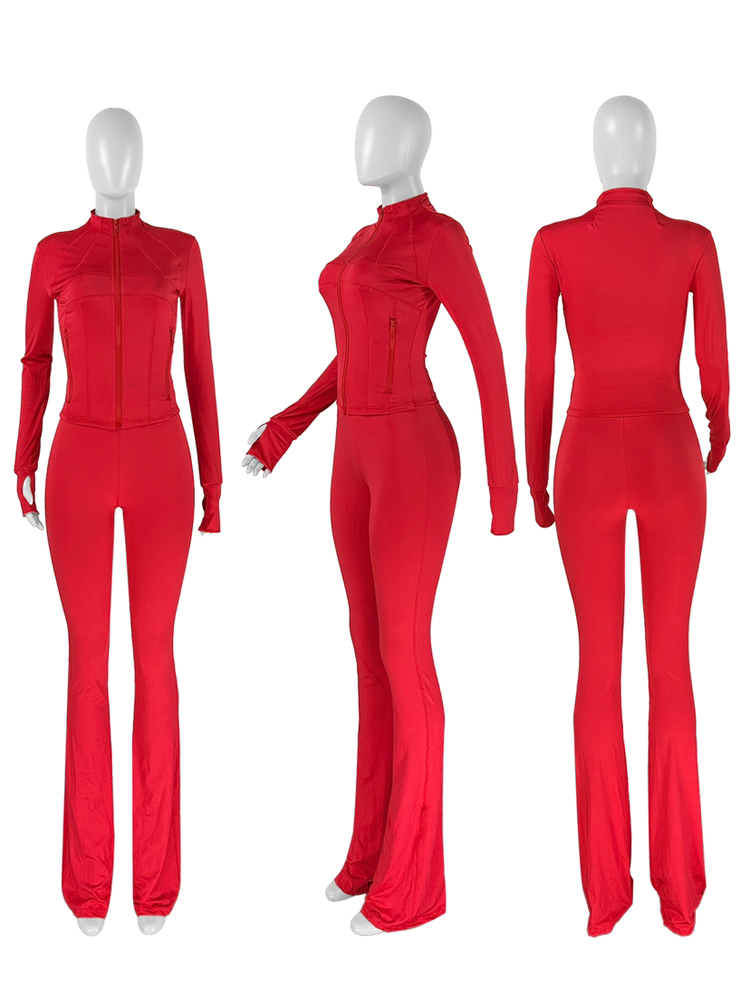 Костюм женский спортивный с расклешенными брюками осенний