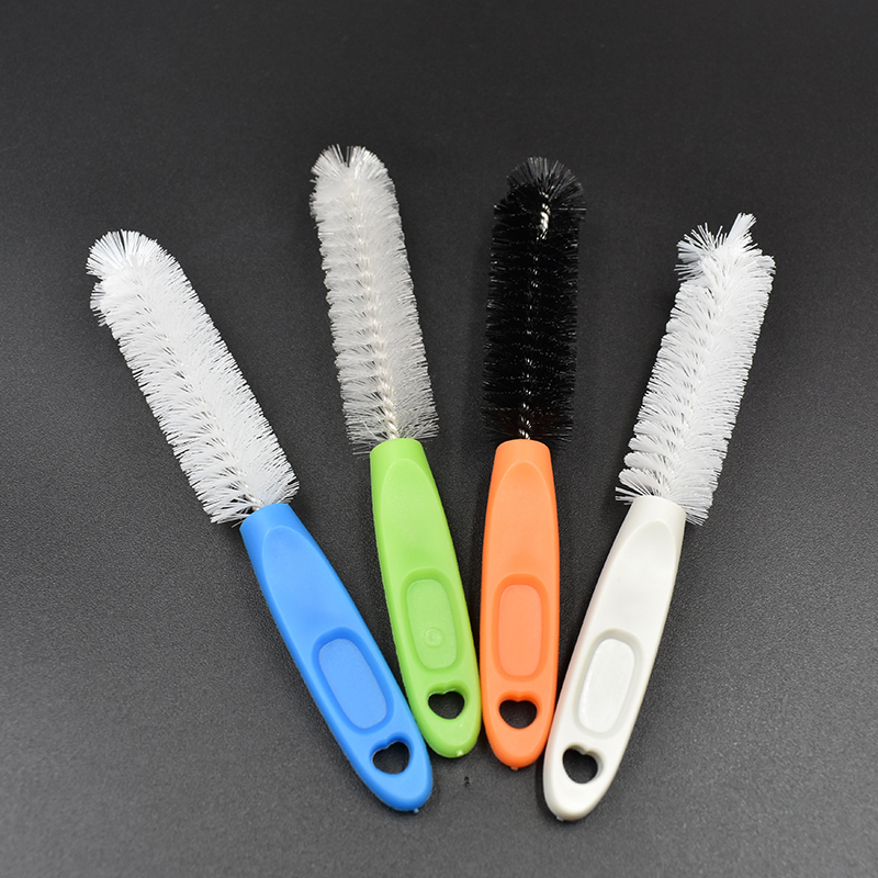 Щётка для менструальной чаши с бамбуковой щетиной и деревянной ручкой