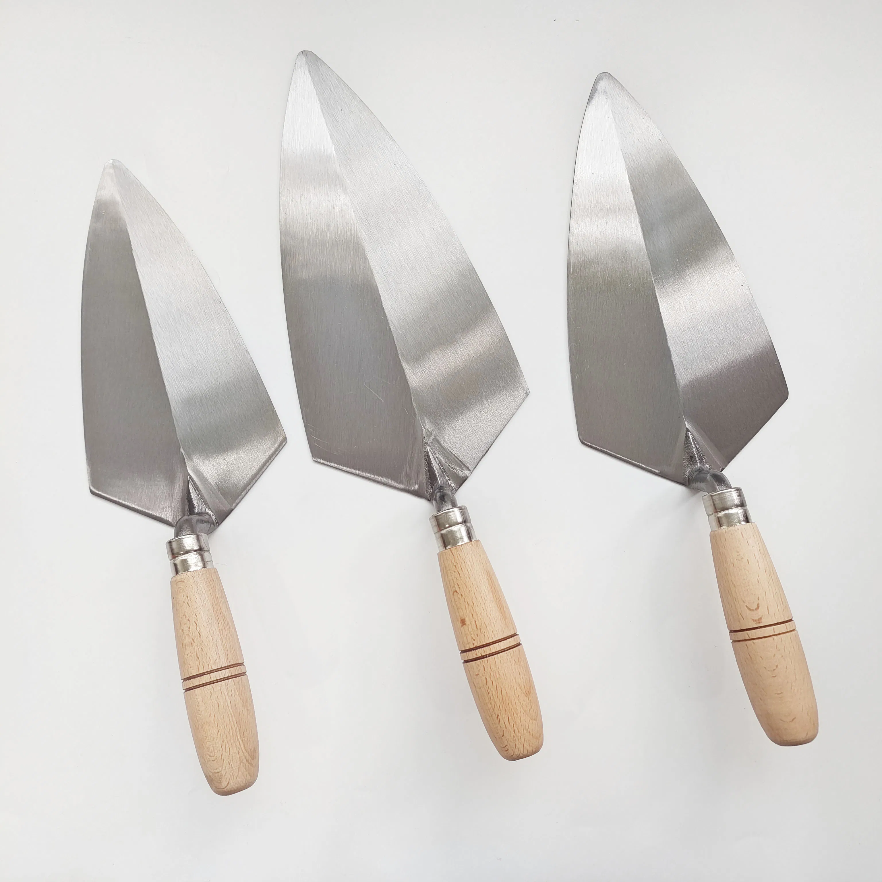 Versatile Flat Trowels for Efficient Bricklaying and Masonry