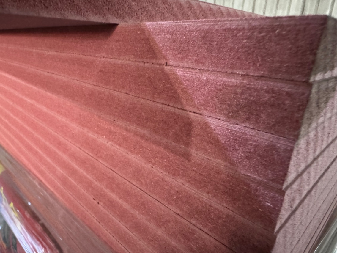 Factory Supplier Pink MDF Board Fireproof Resistant Level B1 for Building Material