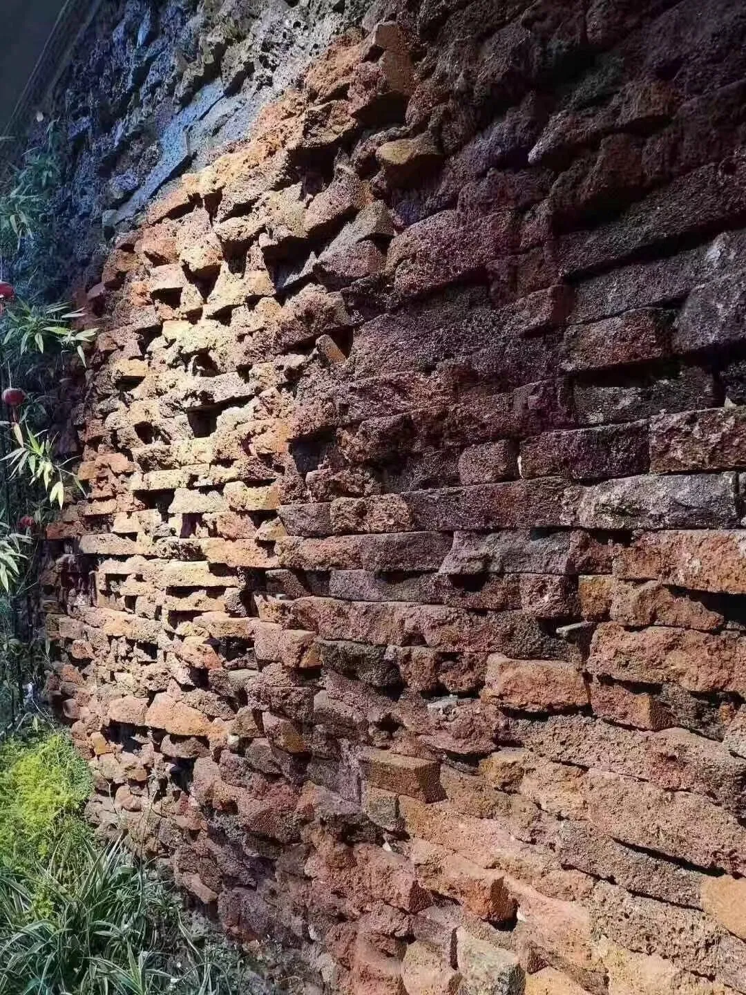 Volcanic Stone Landscape Stone Volcanic Rock Lava Stone for Garden Wall Decoration