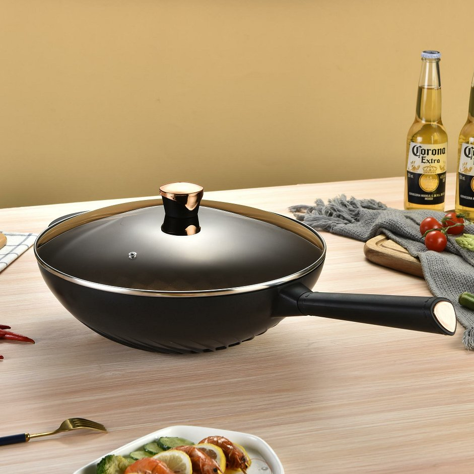 Versatile Aluminum Fry Pan for Sauteing, Frying, and Stir-Frying 32cm