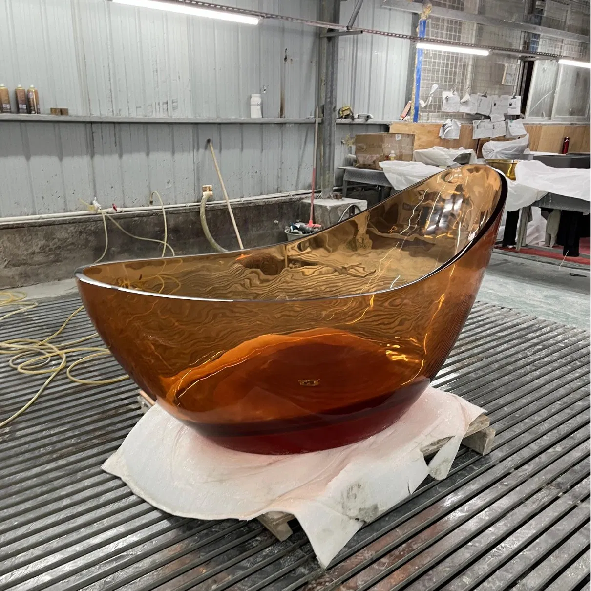 Прозрачная акриловая ванна с гидромассажем