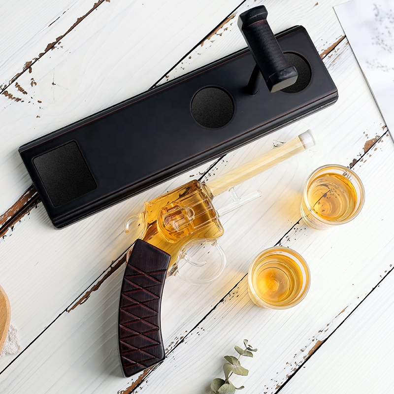 Wholesale Custom Hammer Shaped Glass Decanter High Temp Resistant High Borosilicate Glass Material for Restaurant Hotel Bar