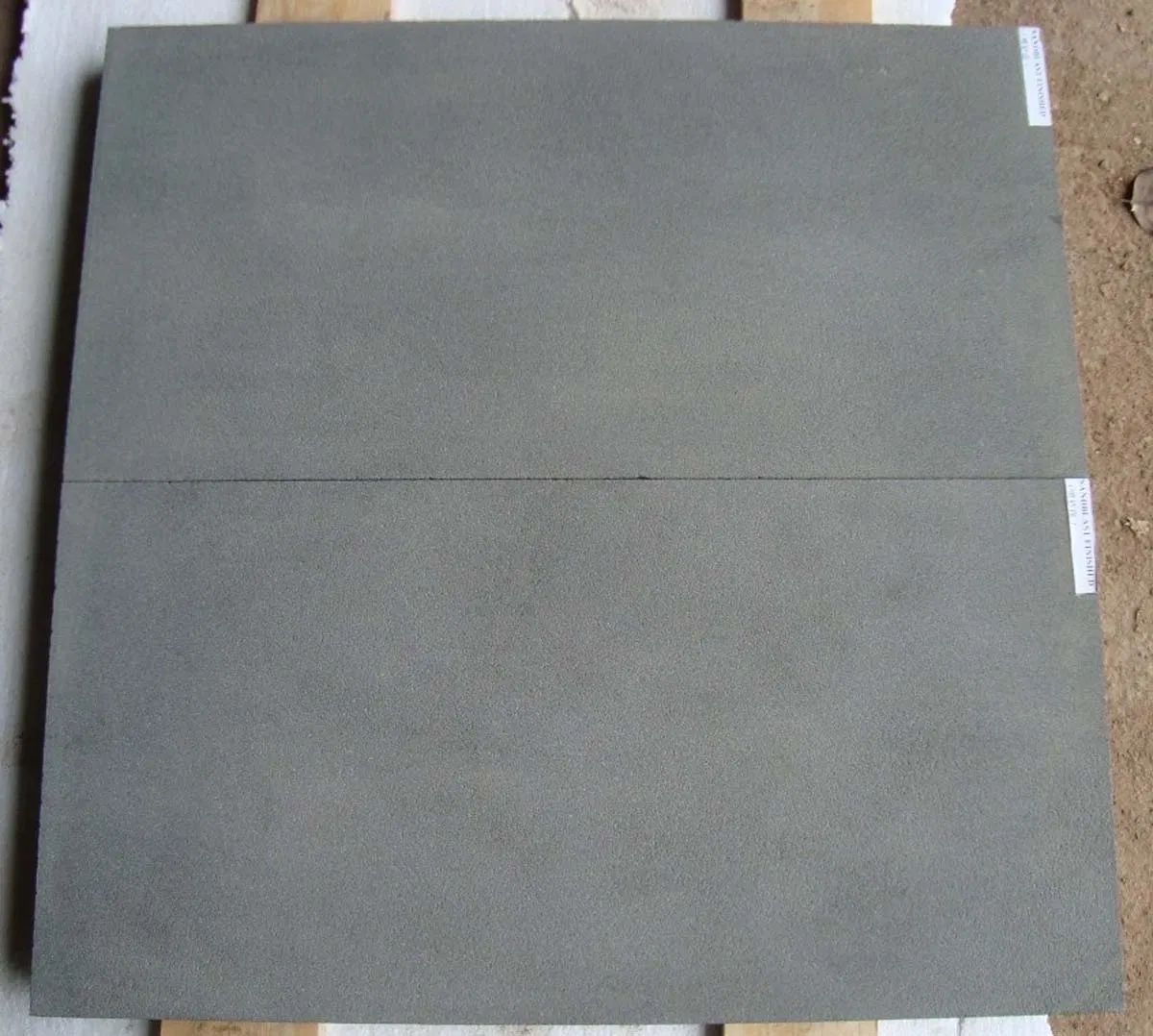 Lime Stone /Black Paving Stone
