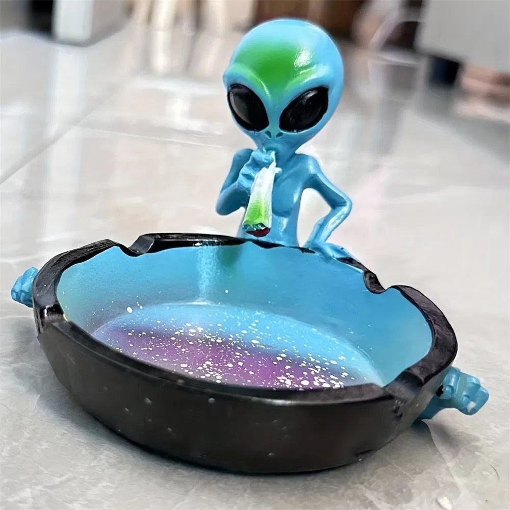 UFO Alien Resin Tobacco Ashtray for Stock