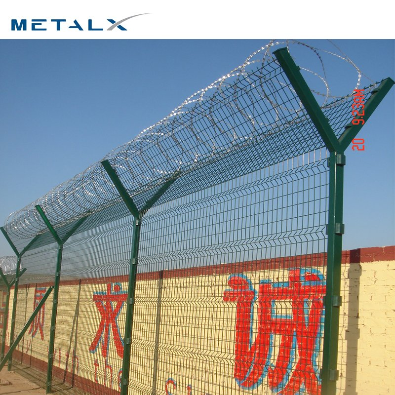 High Quality Powder Coated Welded Wire Mesh Anti Climb Curved Mesh Airport Fencing with Razor Barbed Wire