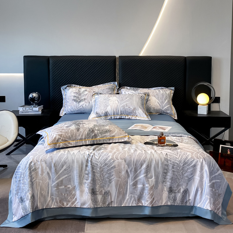 Silk Light Luxury Thin Quilt