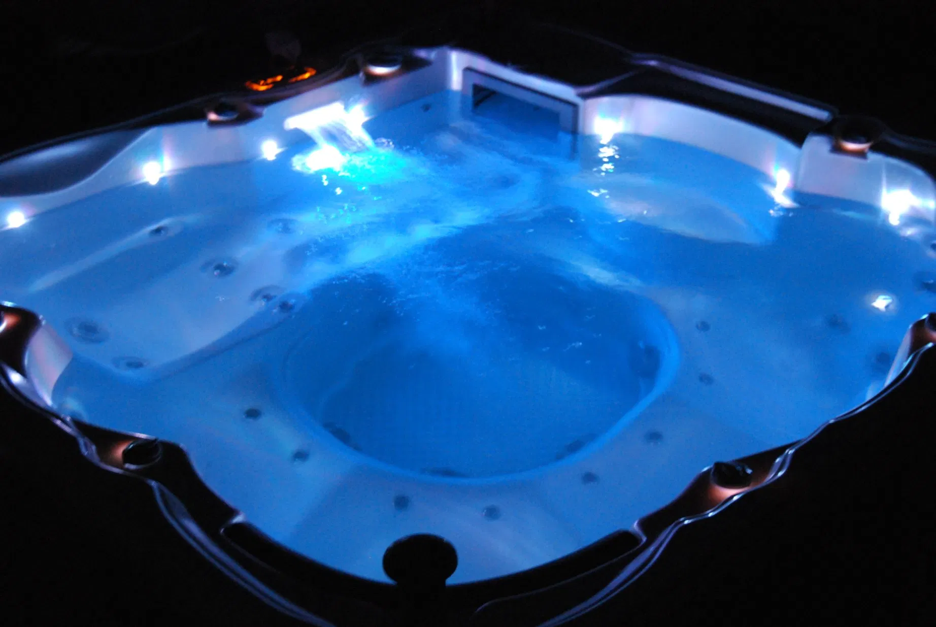 Плавательный спа-бассейн SUNSSPA для релаксации