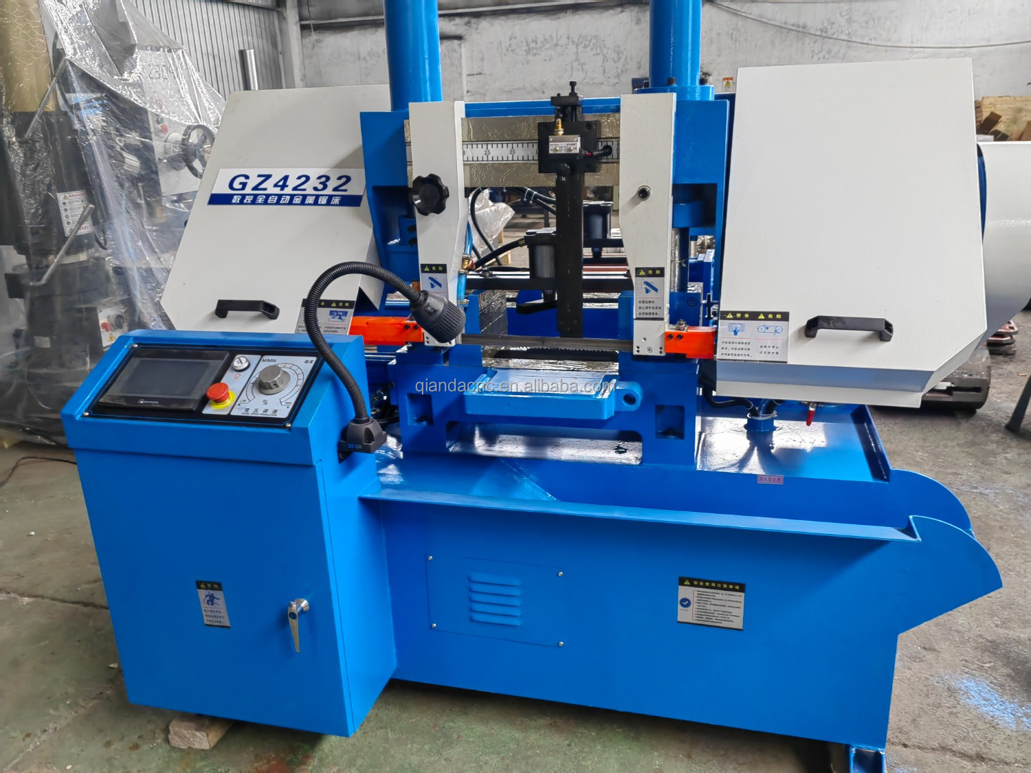 Ленточная пила по металлу гидравлическая для нержавеющей стали