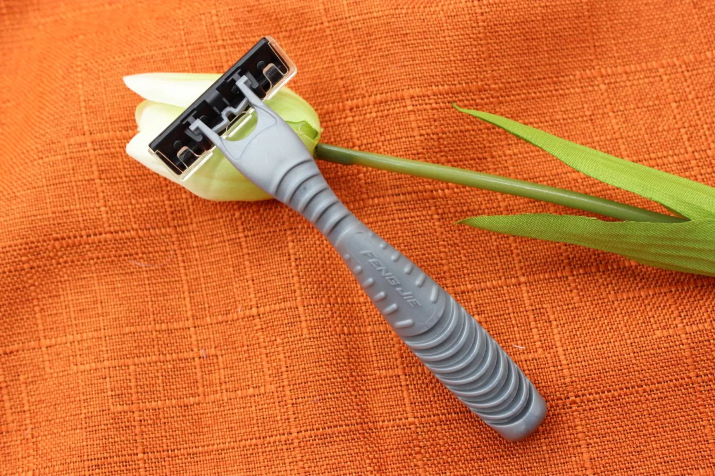 Luxury Disposable Hotel Razor 06