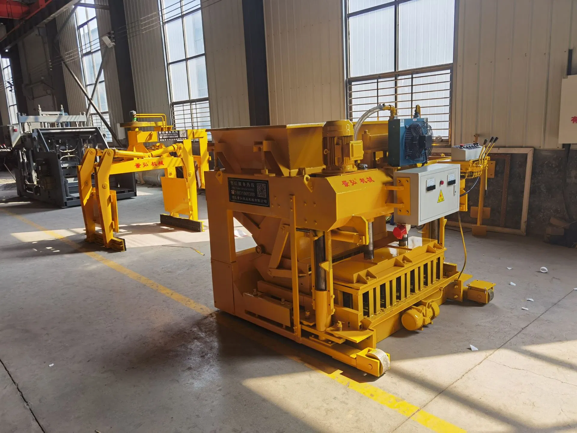 Qnj6-30 Concrete Brick Making Machine