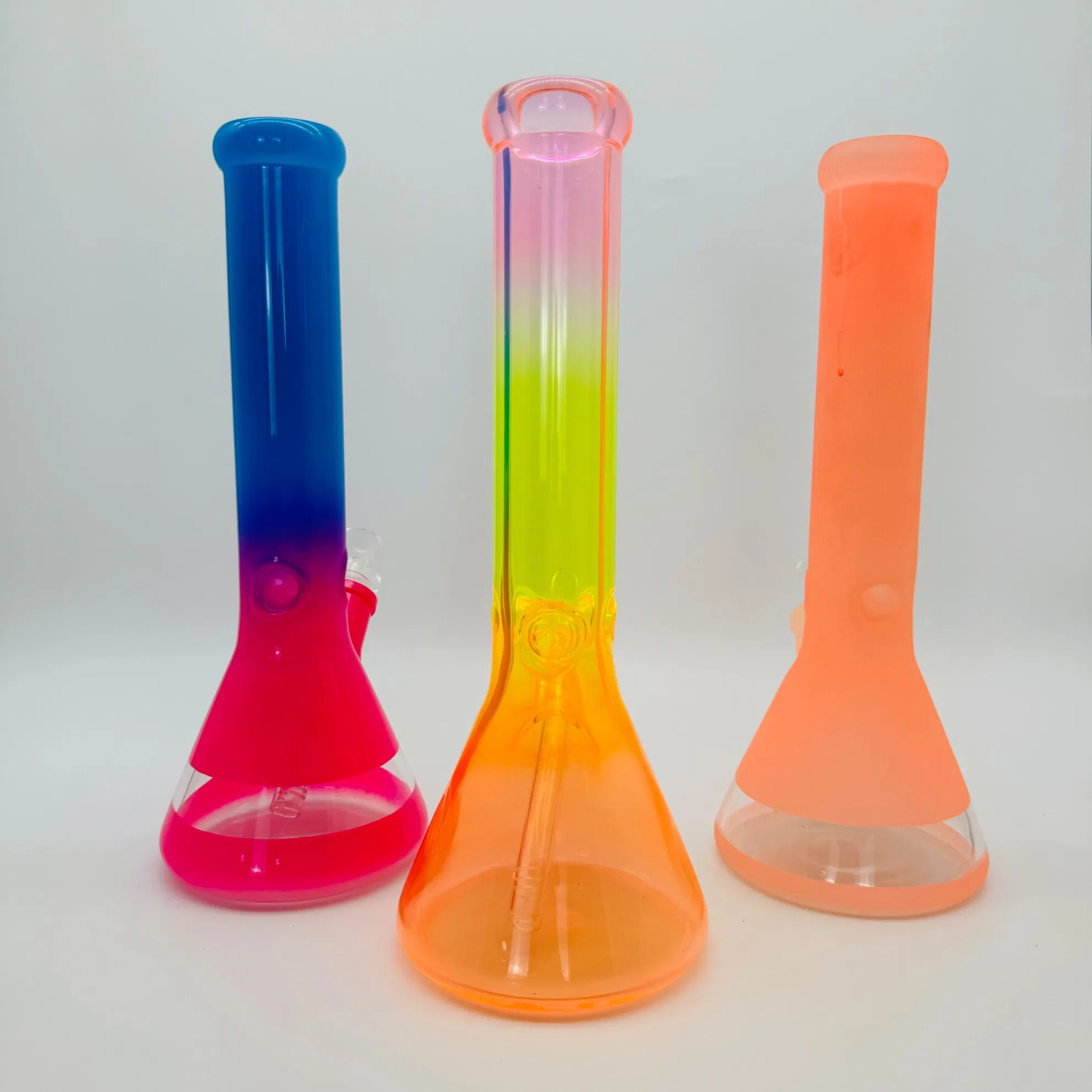 Artisan Crafted Glass Water Pipe for Ultimate Smoking Experience