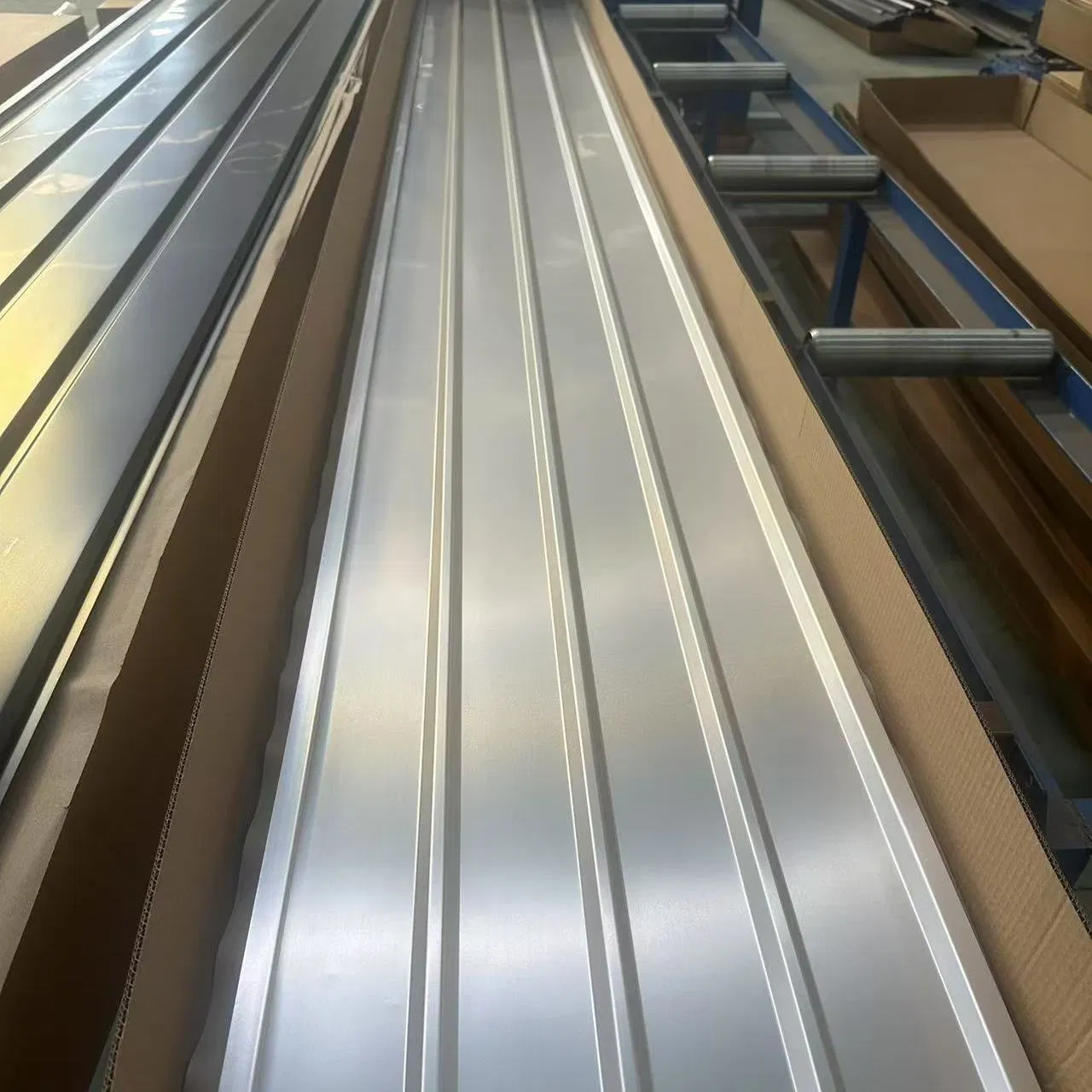 4-Panel Soild/Full Vented Black Roof Aluminum Soffit Panel