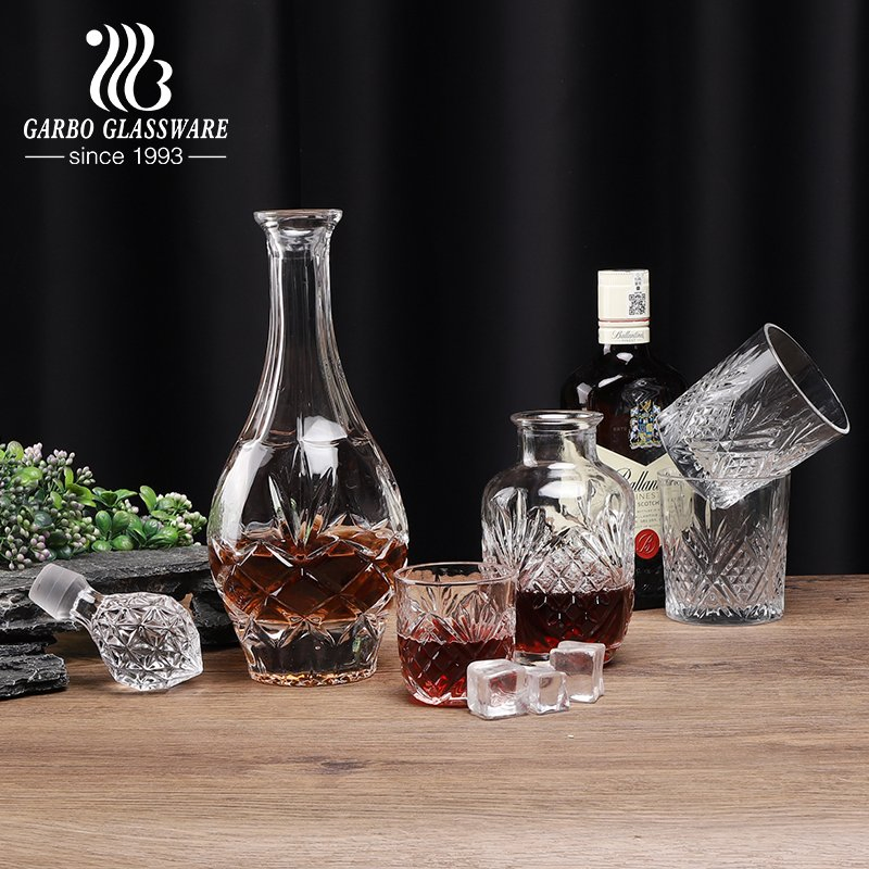 High-Quality 800ml Glass Wine Bottle Whisky Decanter Crystal Collection Carafe Beer Storage Wholesale Glass Decanter Set with Stopper