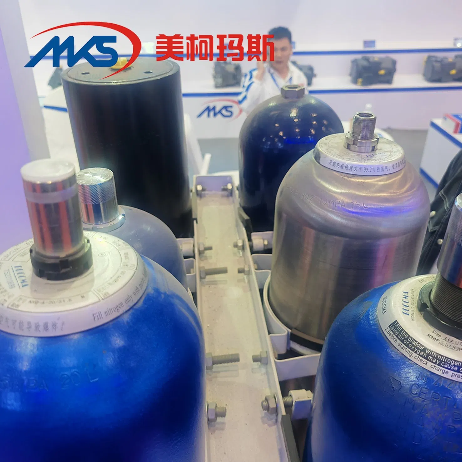 Гидроаккумулятор EHP C 0800-250-250, 250 бар