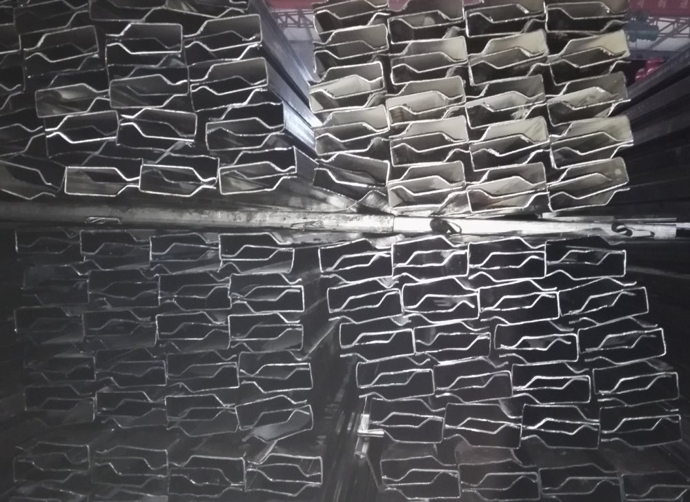 Q235/ Wear and Corrosion Resistant/Hot Rolled Galvanized Section Steel