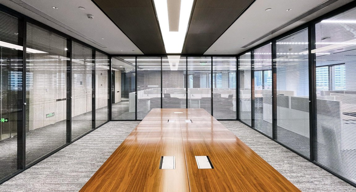 Great Value for Money Soundproof Tempered Glass Shutter Office Partition