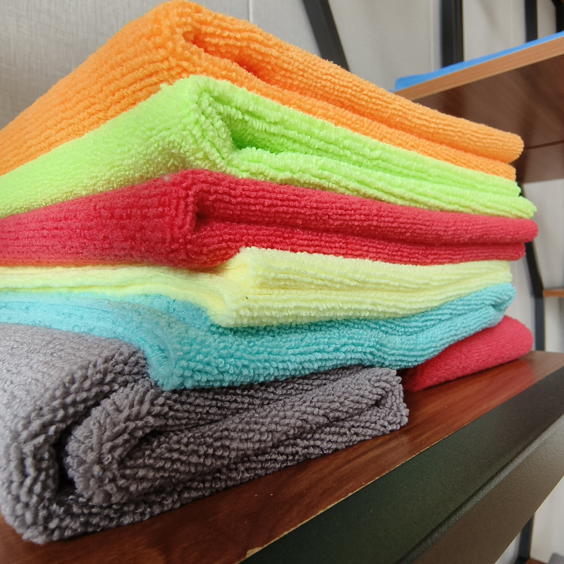 Premium Microfiber Cleaning Towels for Effortless Kitchen Wiping