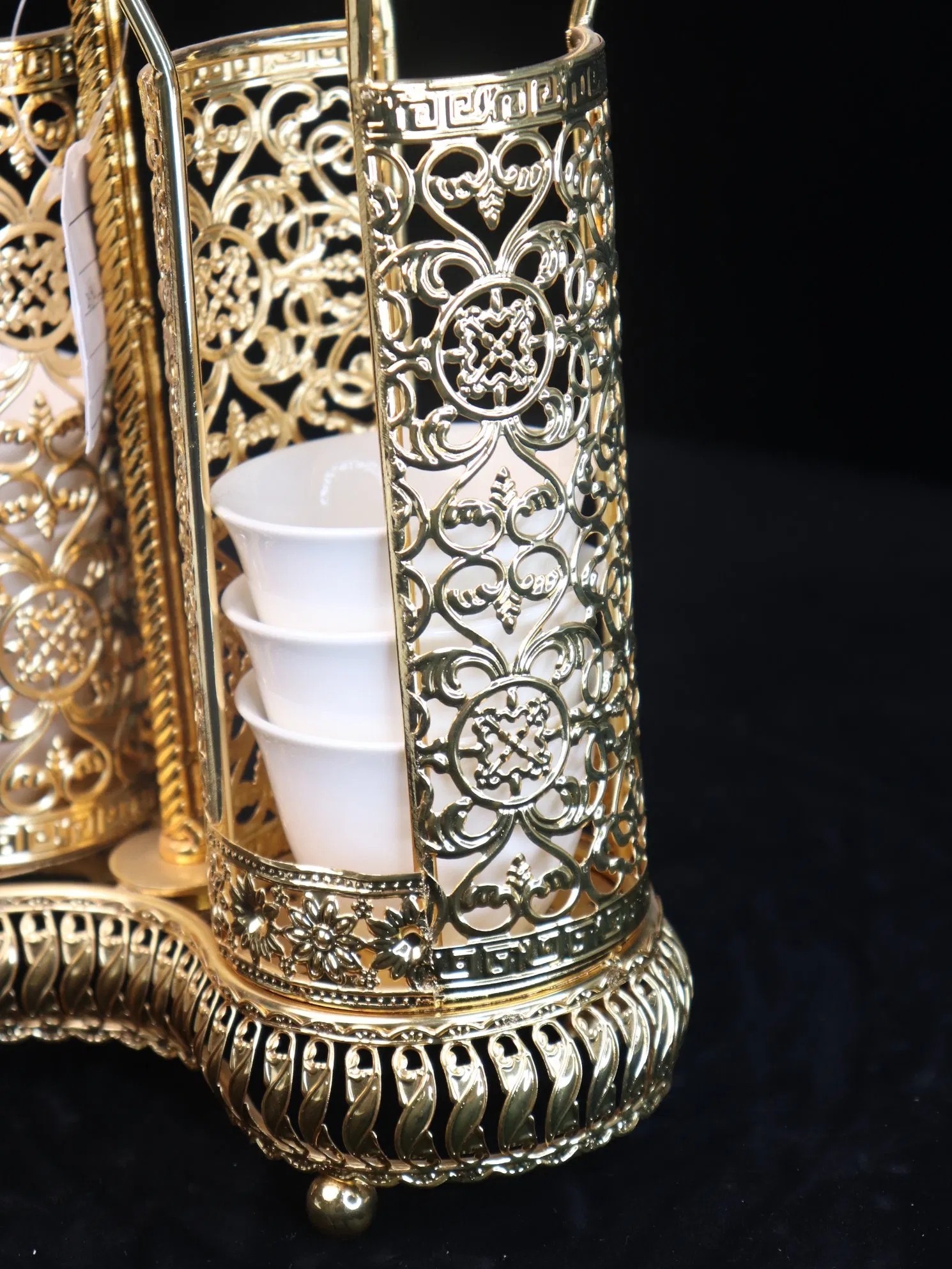 Gold-Plated Iron Frame with Ceramic Tea Cup Decoration Set