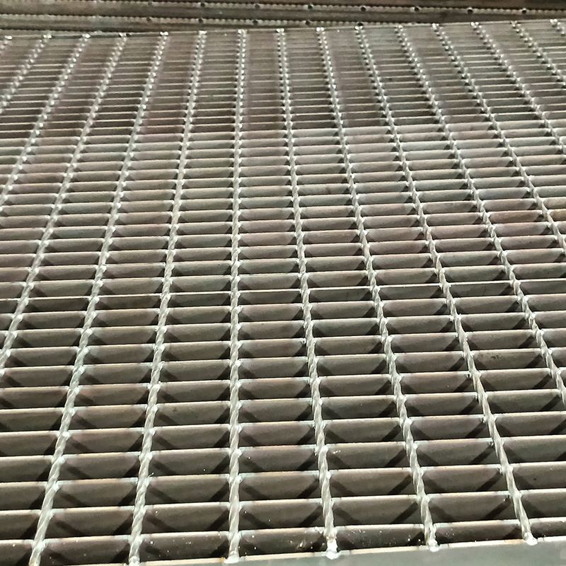 Stainless Steel 304 Grating for Harsh Chemical and Marine Environments