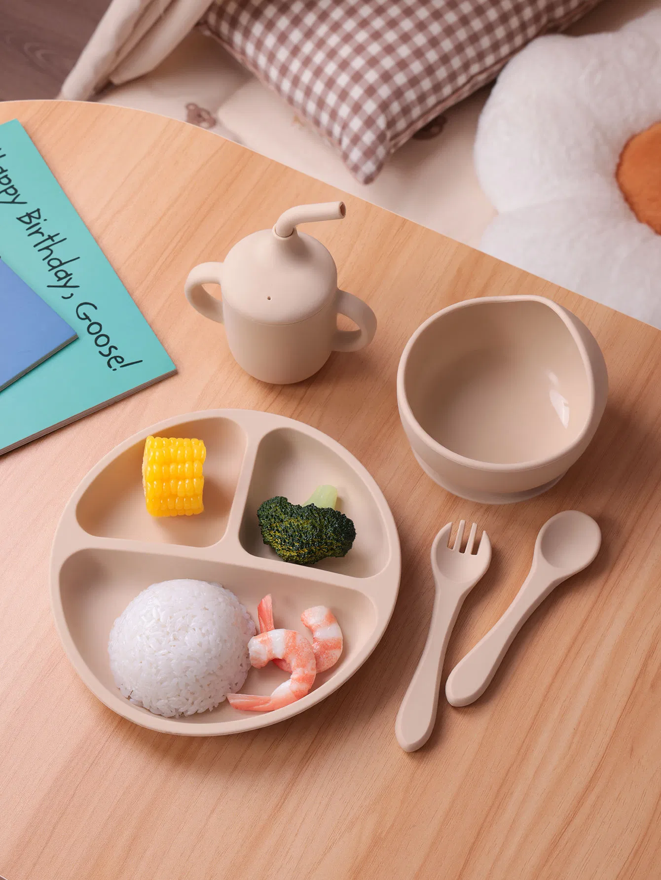 Wholesale Food Grade Kids Feeding Plate Baby Separate Design Non-Slip Silicone Suction Plate