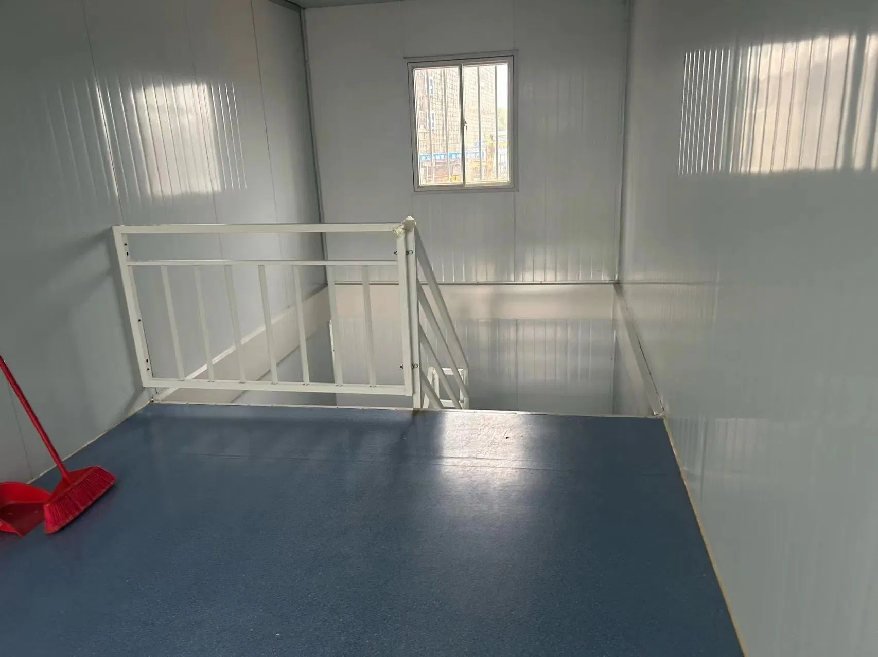 Prefab Shop Office Sandwich Panel Mobile 20FT Flat Pack Prefabricated Container House