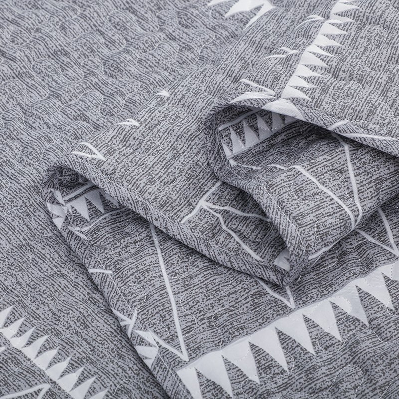 Manufacturer Factory 100% Polyester Solid Quilt Set Customized Bedspread with 2 Pillow Shams