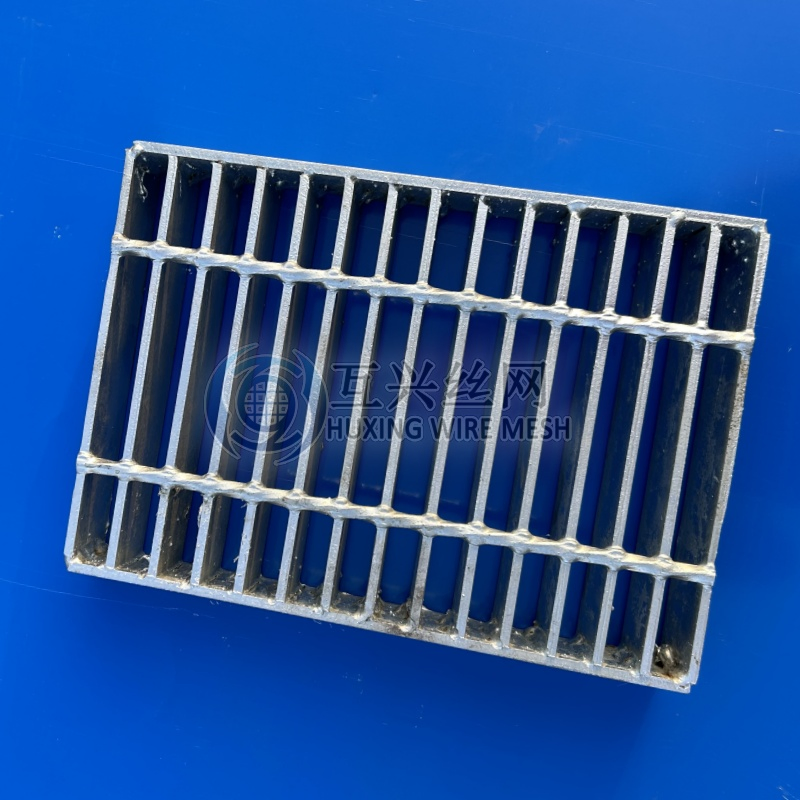 Long-Lasting Performance Steel Grating Heavy Duty Sidewalk Trench Drain Cover for Enhanced Water Management Efficient Drainage Solutions