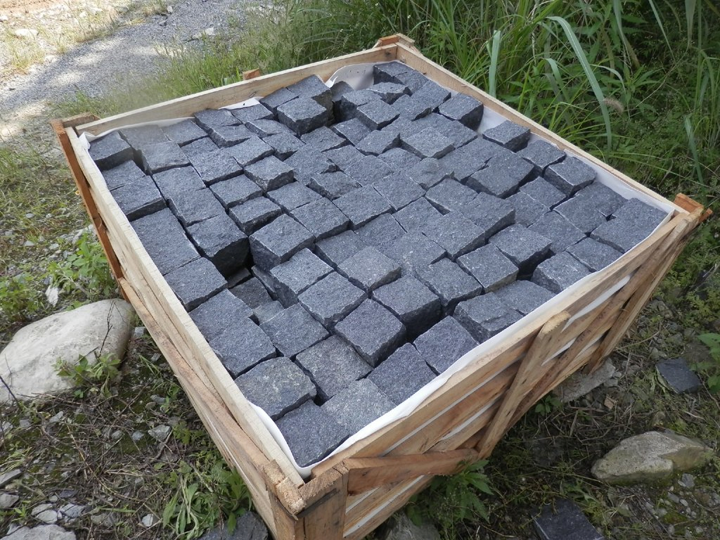 Basalt Granite Paving Cube Stone Slab Tile for Step/Parking/Floor/Outdoor Construction