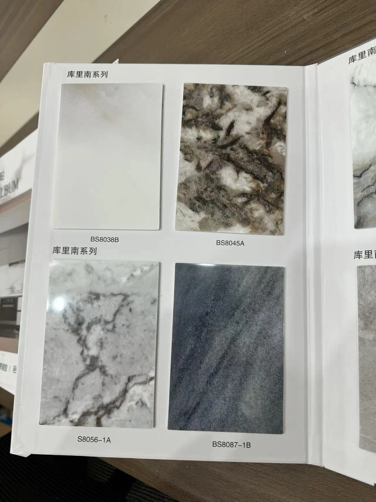 Самоклеящиеся обои под мрамор и гранит